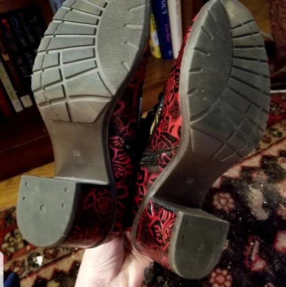 L'Artiste Victorian Boots - Picture 6 of 6